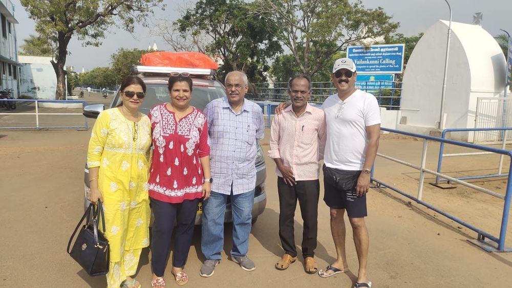 Guests ready for an airport drop – Om Shakthi Travels, Chennai