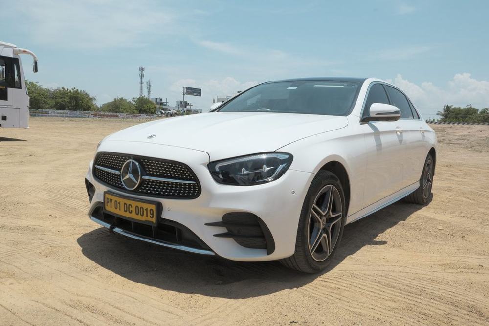 Mercedes-Benz E-Class chauffeur car on location – Om Shakthi Travels, Chennai