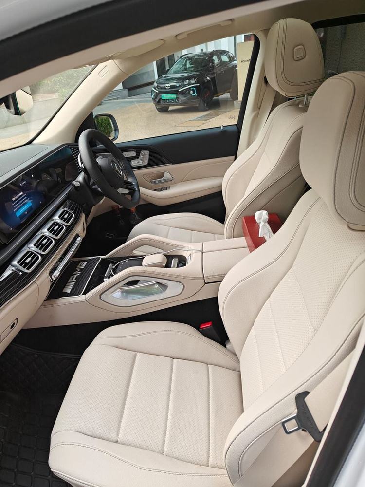 GLS front passenger seat – Om Shakthi Travels, Chennai