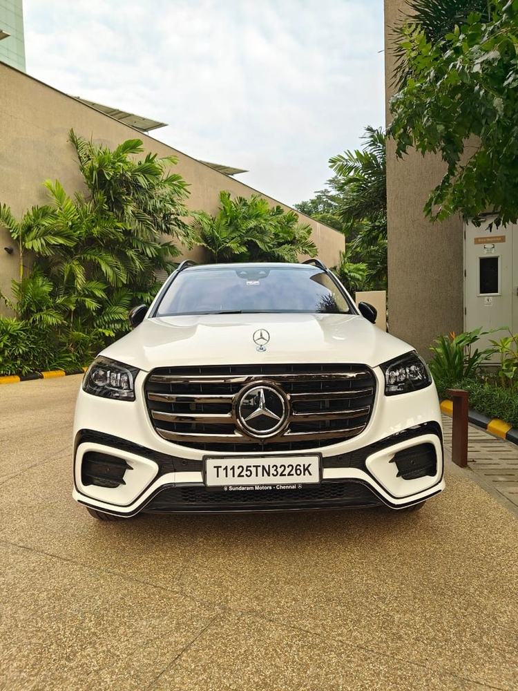 Mercedes-Benz GLS front grille – Om Shakthi Travels, Chennai
