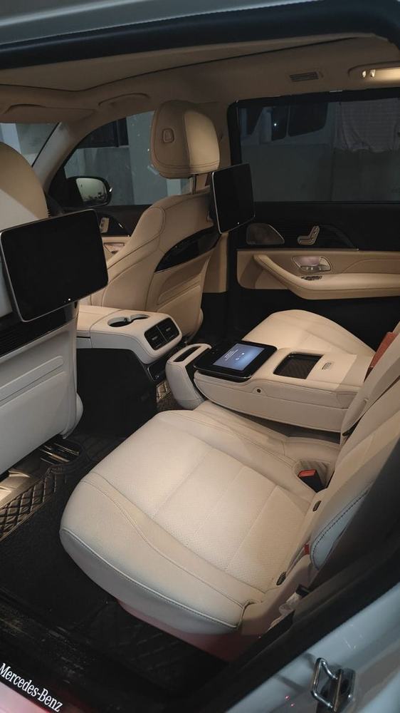 GLS rear entertainment screens – Om Shakthi Travels, Chennai