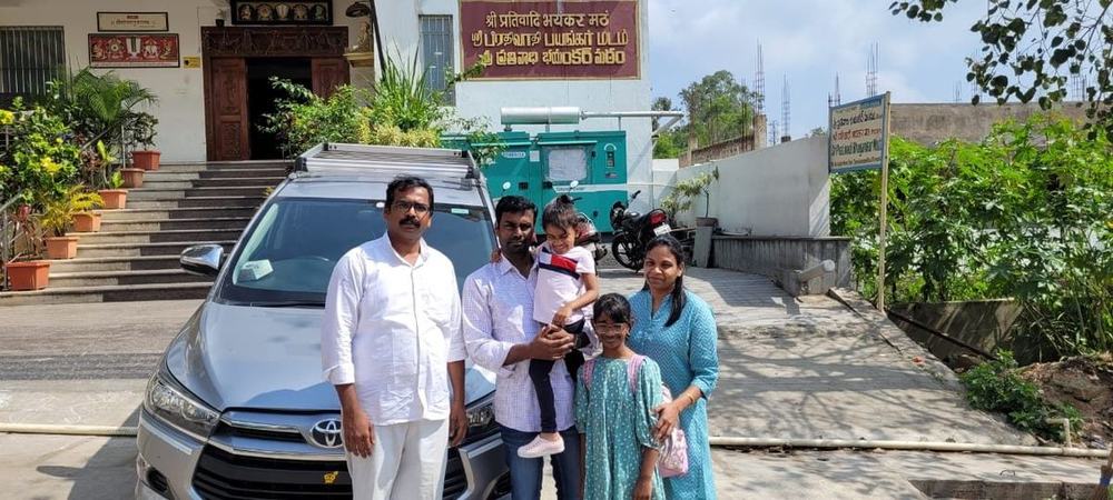 Family at a temple visit – Om Shakthi Travels, Chennai