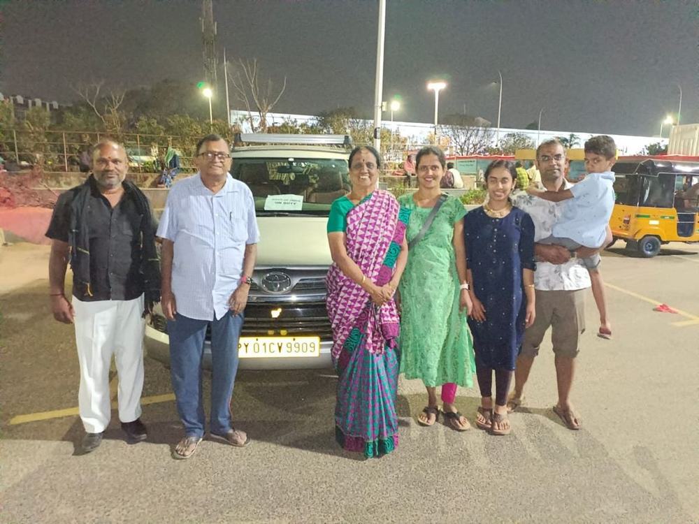 Group pickup in the evening – Om Shakthi Travels, Chennai