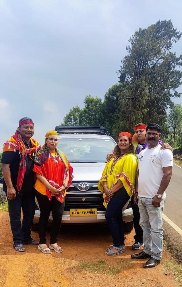 Visitors with their chauffeur – Om Shakthi Travels, Chennai