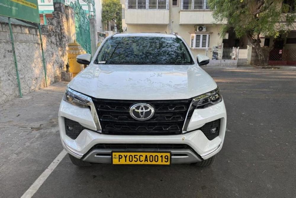 White Toyota Fortuner front view – Om Shakthi Travels, Chennai