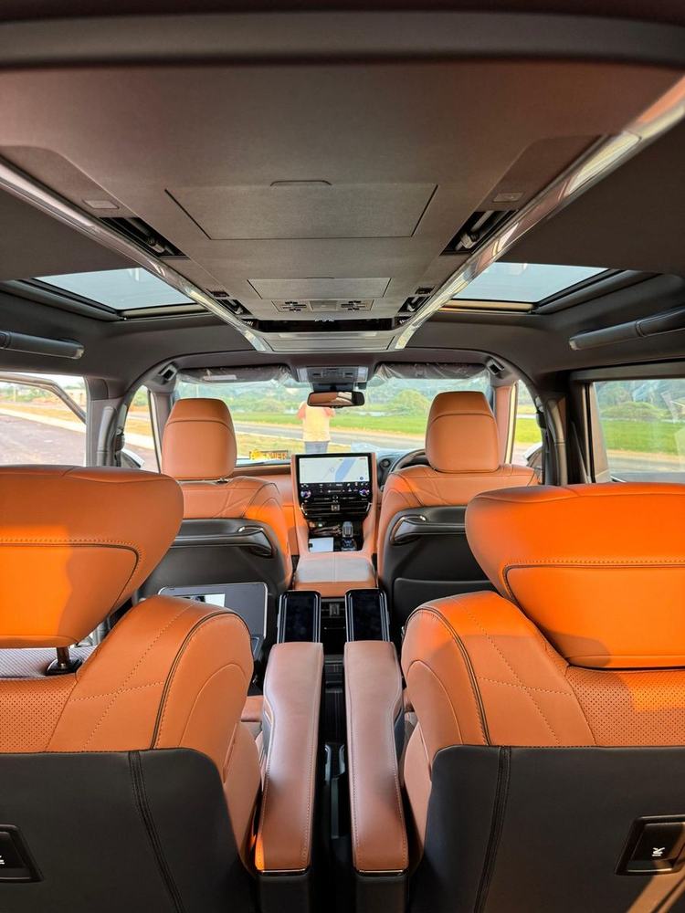 Toyota Vellfire tan leather lounge seats and twin sunroofs – Om Shakthi Travels, Chennai