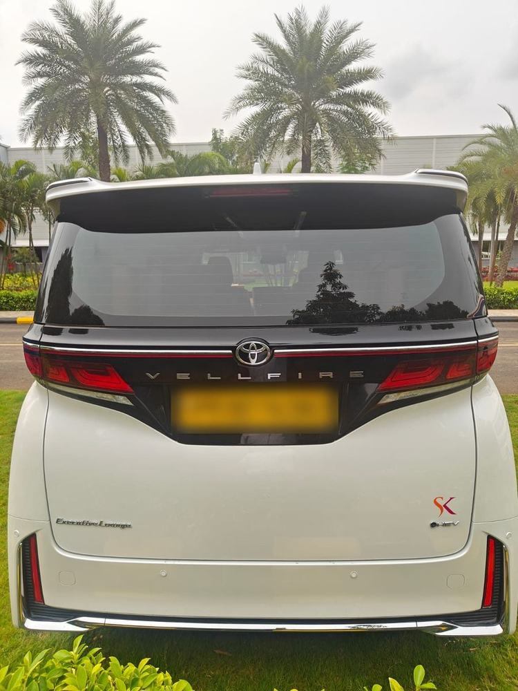 Toyota Vellfire rear with Executive Lounge badge – Om Shakthi Travels, Chennai